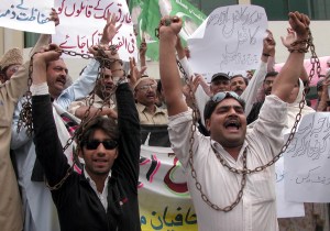 journos-in-lahore-protest-killing-of-hameed-pic-rahat-dar