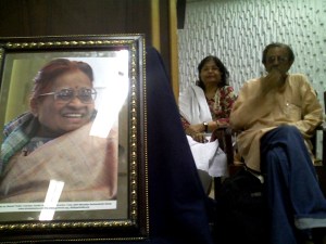 Zahida Hina and Jatin Desai at the seminar for Nirmala Didi. Photo: beena sarwar
