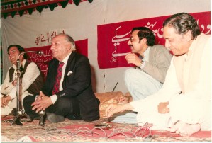 1983 mushaira at PMA House: Dr Badar Siddiqi, Faiz, Dr Tipu Sultan & Dr M. Sarwar (then General Secretary PMA)