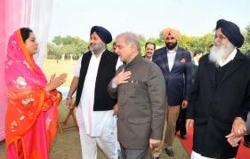 Pakistan Punjab CM Shahbaz Sharif visiting the Indian Punjab CM Badal, Dec 15
