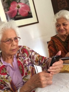Sisters Ruqaiya Hasan and Zakia Sarwar, Karachi 2014. Photo: Huma Nadra Quraishi