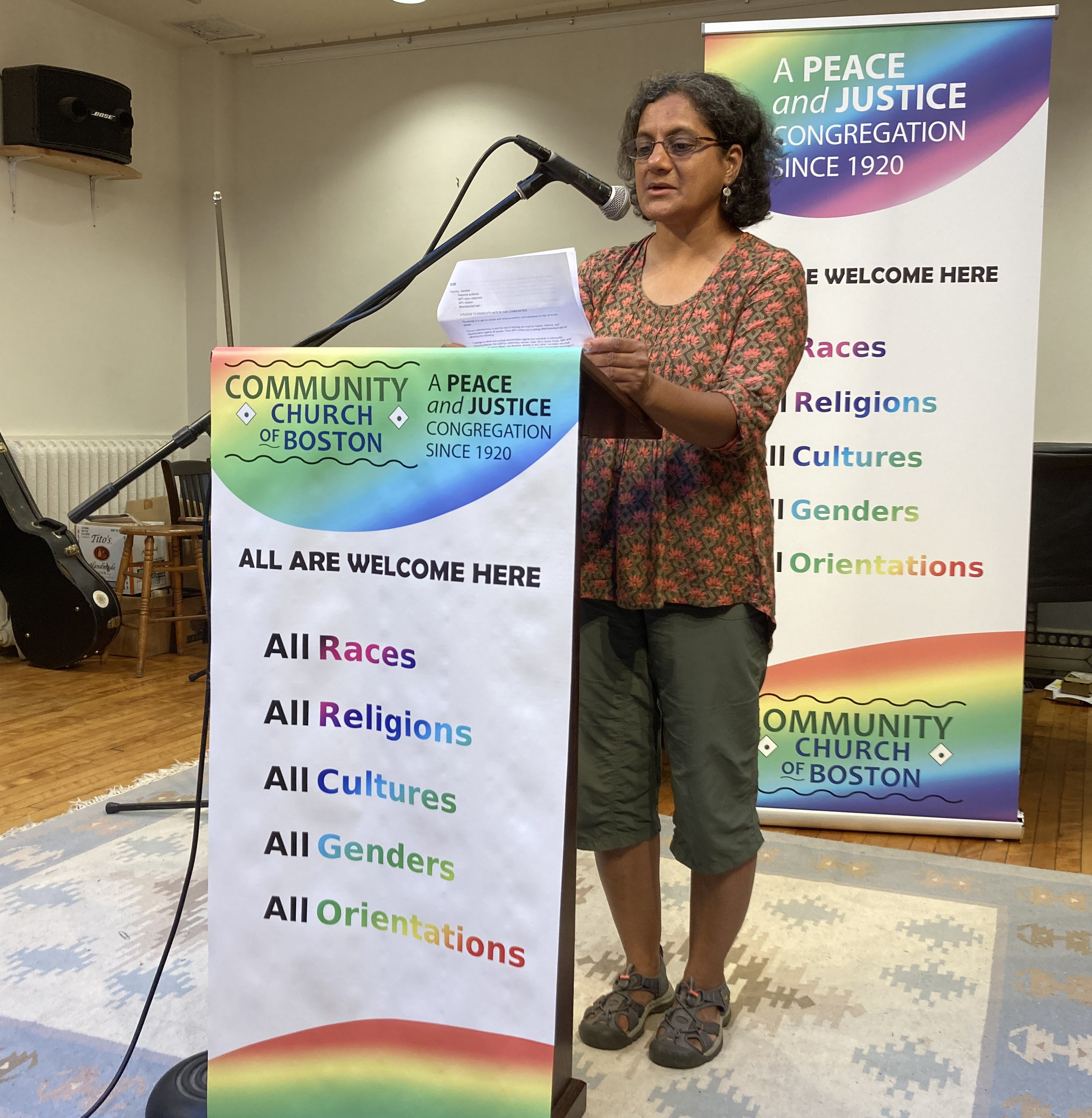 Manisha introducing the speakers. Photo: Beena Sarwar
